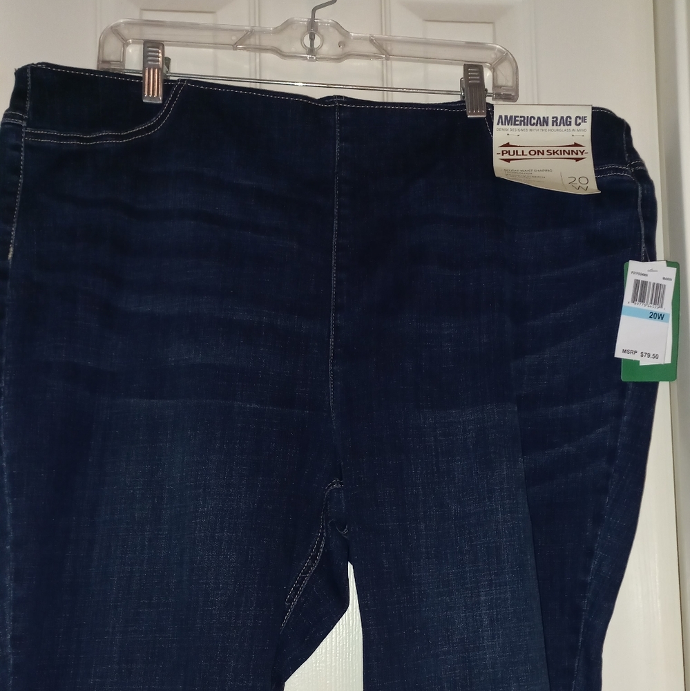 AMERICAN RAG CIE.  NWT